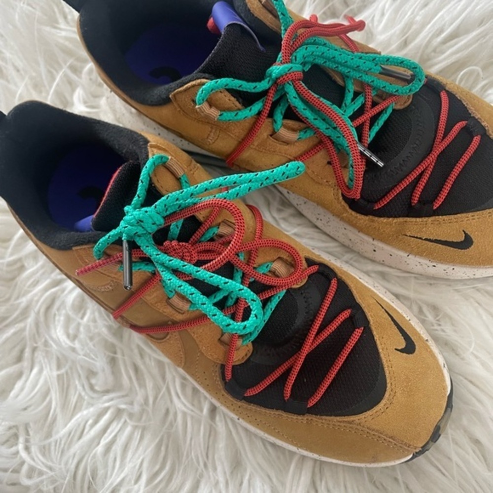 NIKE Women’s Air Max Viva Color: black/wheat-indigo burst size 9.5 - Picture 2 of 12